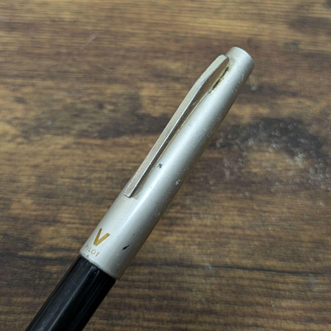 Pilot Fountain Pen E-200 with 14K gold nib and SUPER-V type cap showing scratches and marks