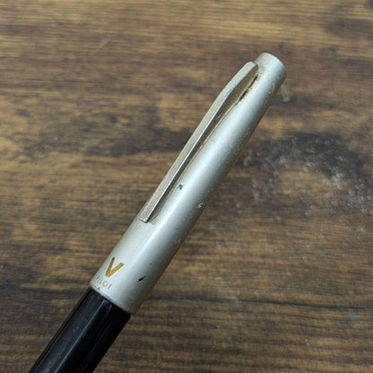 Pilot Fountain Pen E-200 with 14K gold nib and SUPER-V type cap showing scratches and marks