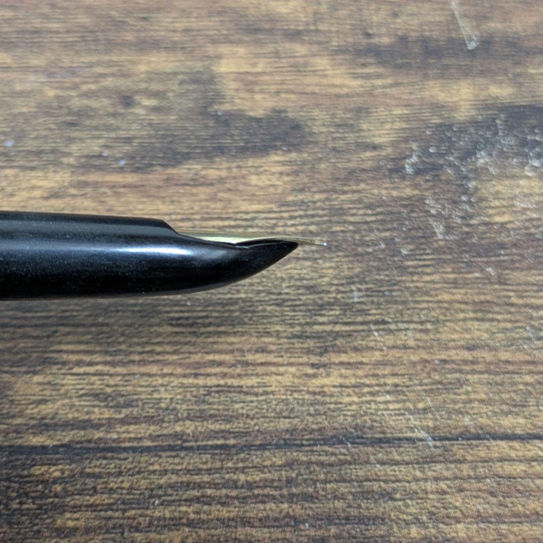 Pilot Fountain Pen E-200 with 14K gold nib and SUPER-V type cap showing scratches and marks