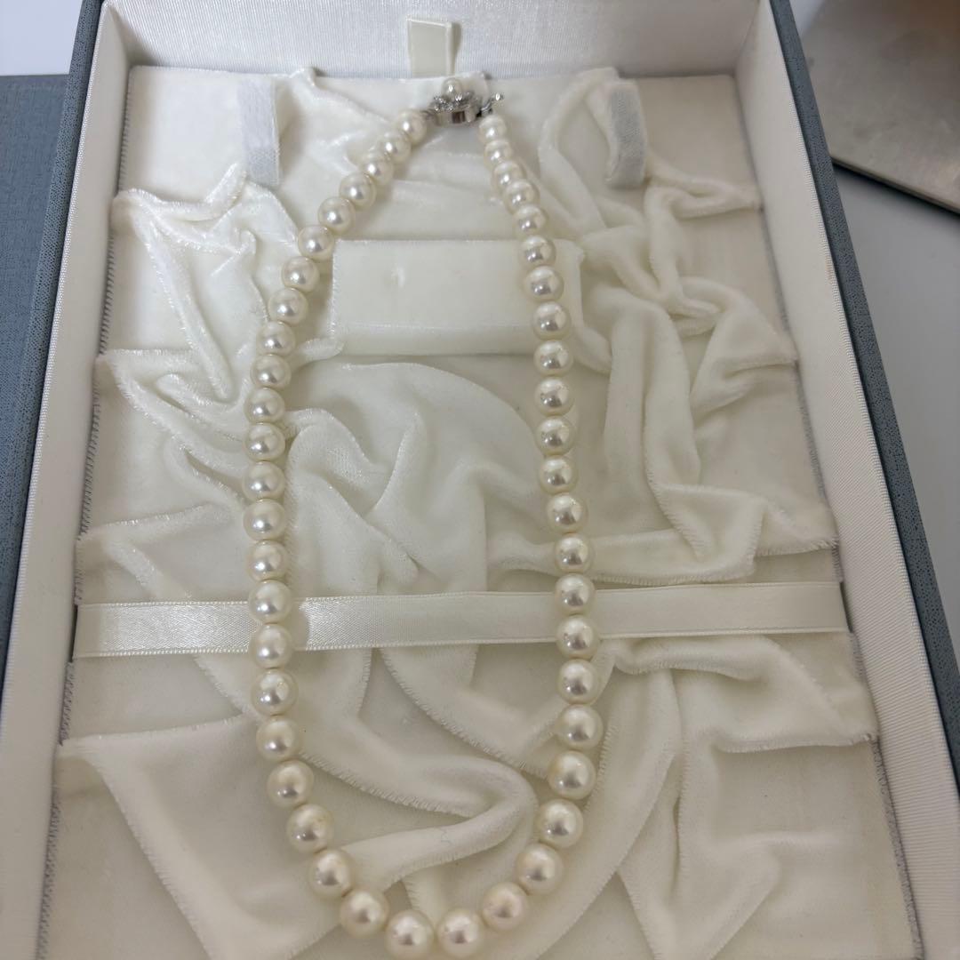 White Akoya pearl necklace with 8.0mm genuine pearls and 40 cm length