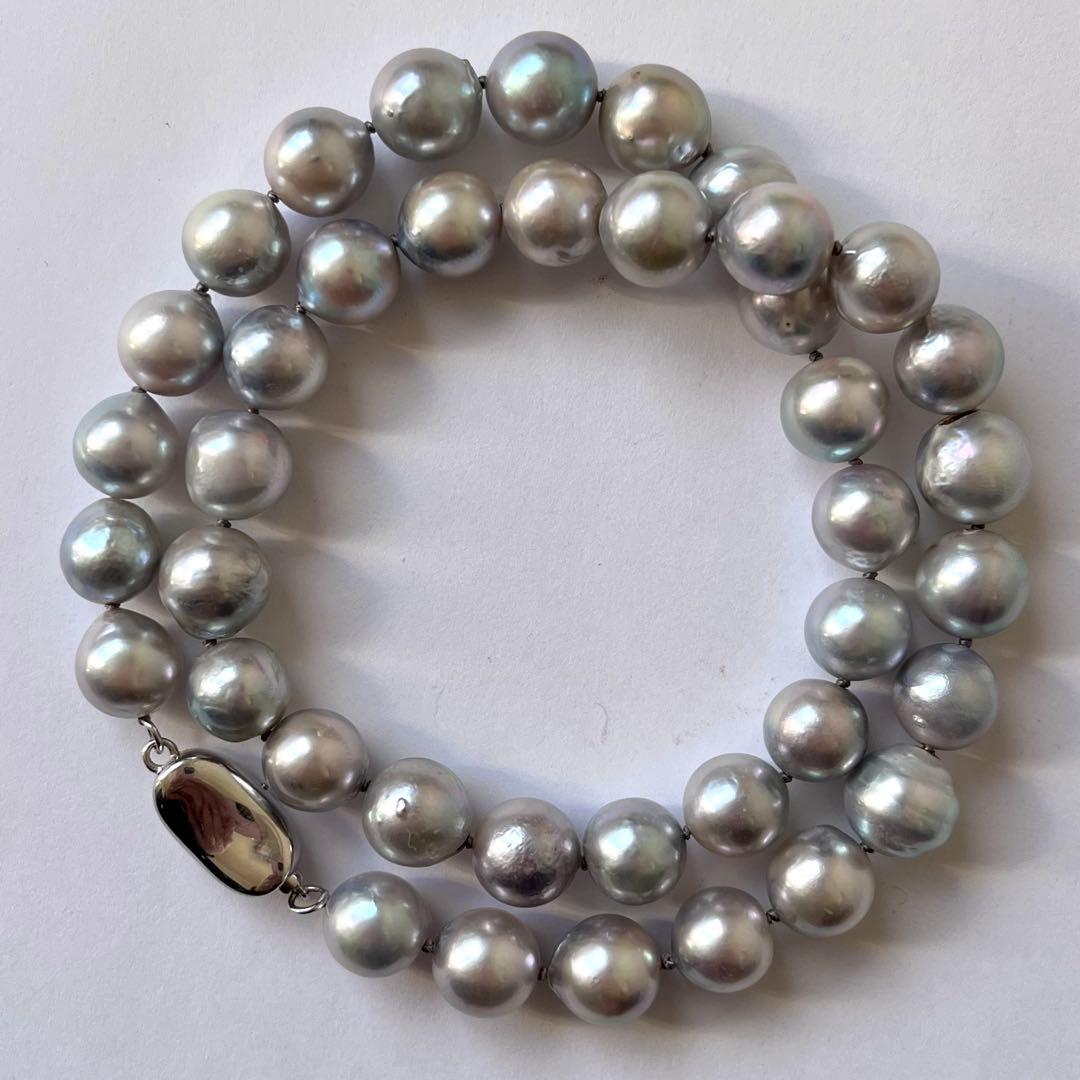 Akoya pearl necklace with natural blue pearls sized 8.5-9.5mm on a 39cm string with certification tag