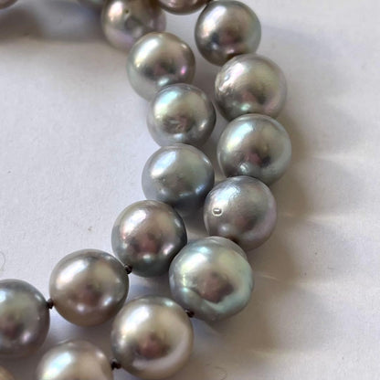 Akoya pearl necklace with natural blue pearls sized 8.5-9.5mm on a 39cm string with certification tag