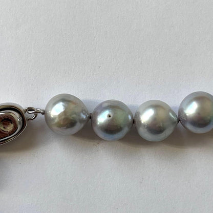 Akoya pearl necklace with natural blue pearls sized 8.5-9.5mm on a 39cm string with certification tag