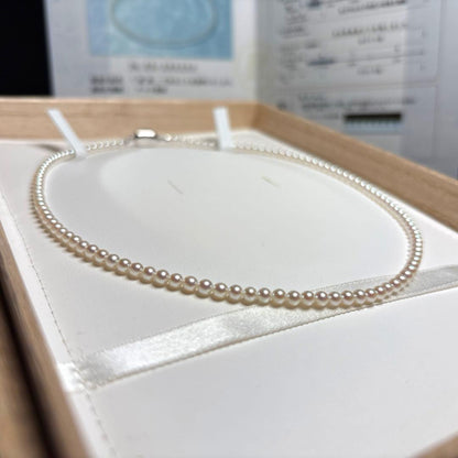 Akoya pearl necklace with 3.5-4.0mm white round pearls and silver imprint on 41cm string