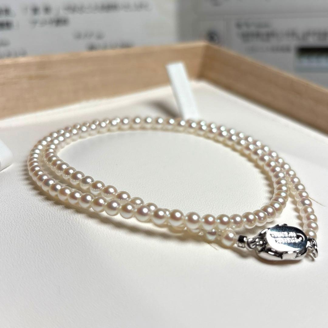 Akoya pearl necklace with 3.5-4.0mm white round pearls and silver imprint on 41cm string