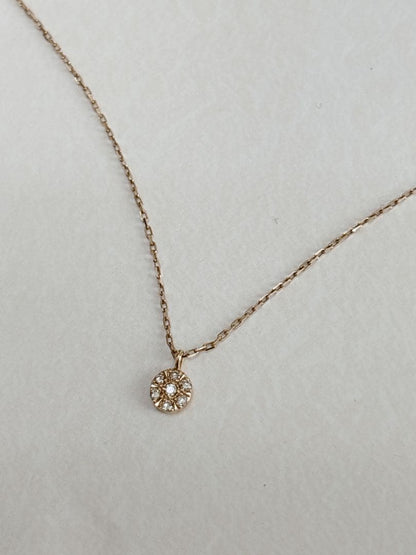 Pavé Diamond Necklace K10 with 40cm adjustable chain and sparkling diamond details