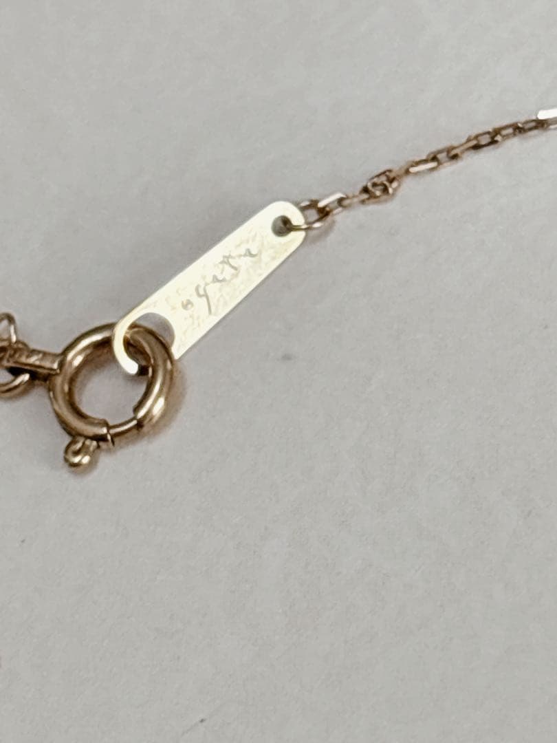 Pavé Diamond Necklace K10 with 40cm adjustable chain and sparkling diamond details