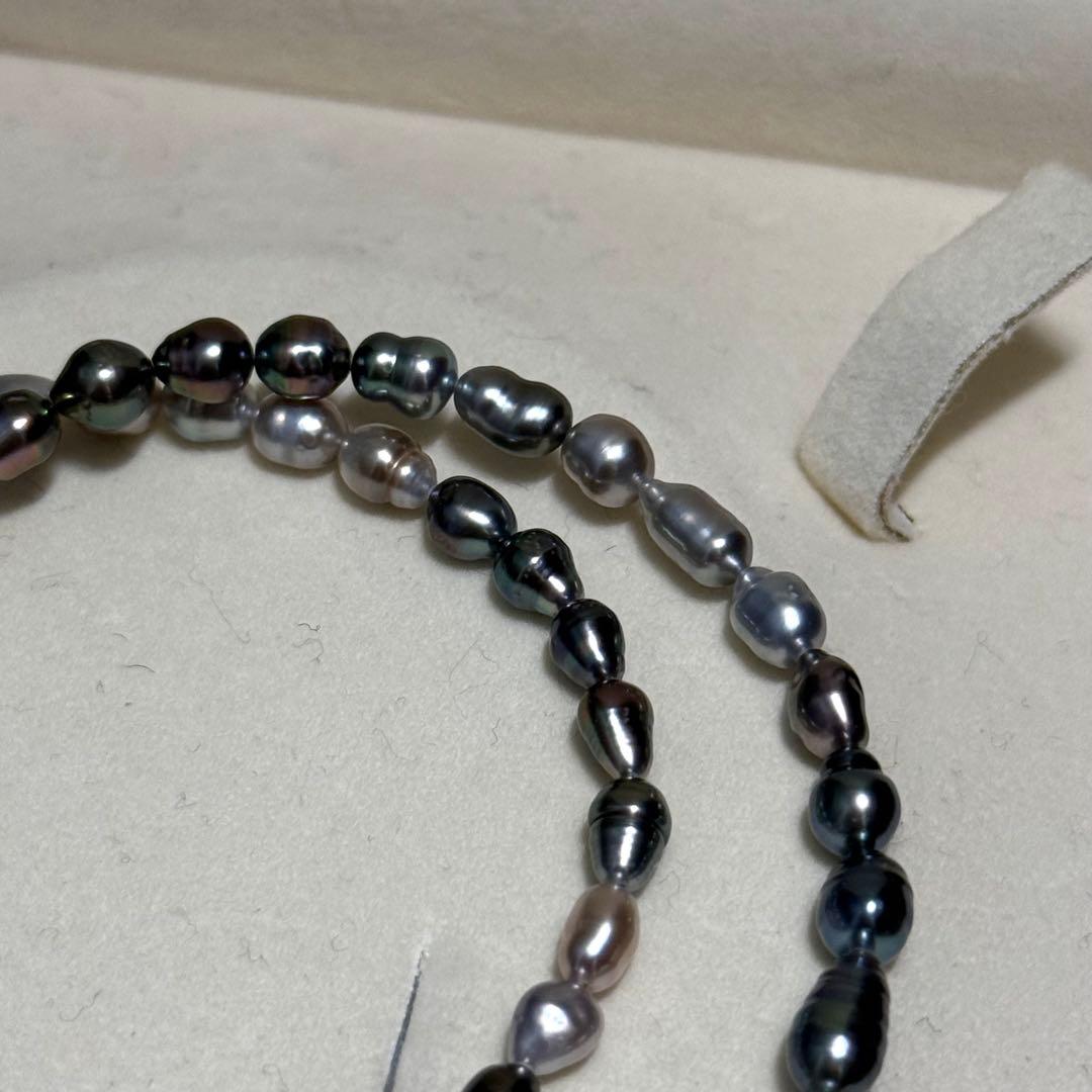 K18 Black Butterfly Keshiwase natural pearl mustard necklace with peacock pearls measuring 4.0-6.0 mm on 42.5 cm chain