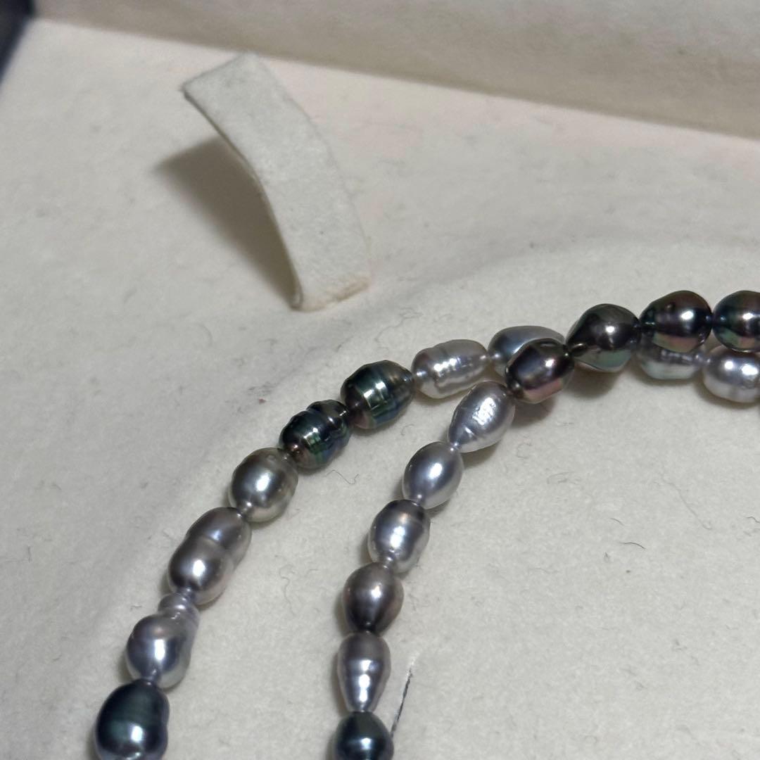 K18 Black Butterfly Keshiwase natural pearl mustard necklace with peacock pearls measuring 4.0-6.0 mm on 42.5 cm chain