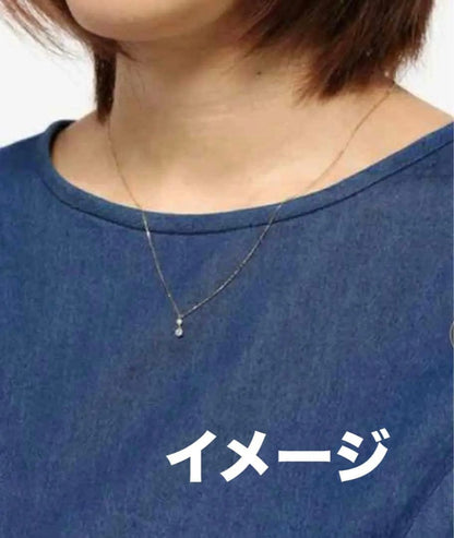 Agate two diamonds necklace made of 18 karat gold with two diamonds totaling 0.15 carats