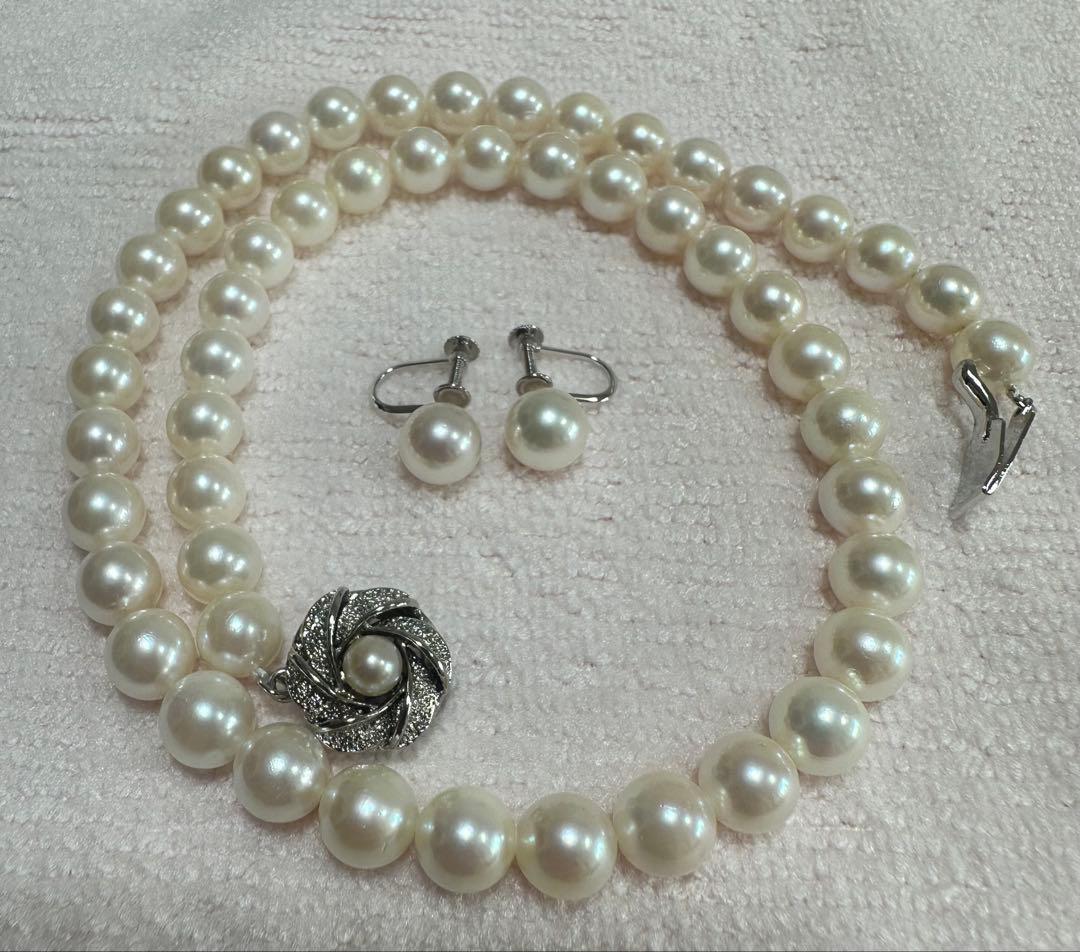 Daimaru Akoya white pink round pearl necklace with silver K14 chain measuring 42cm