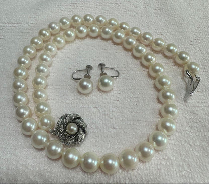 Daimaru Akoya white pink round pearl necklace with silver K14 chain measuring 42cm