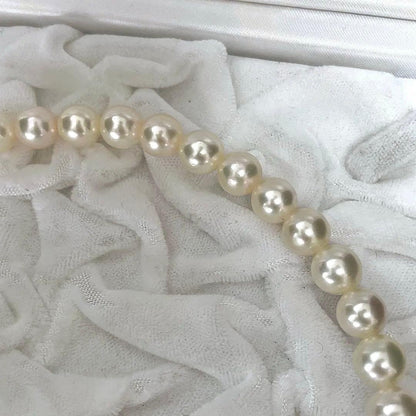 Tasaki Current Clasp Akoya pearl necklace with large 8.5-9.0mm pearls and 42.5cm length
