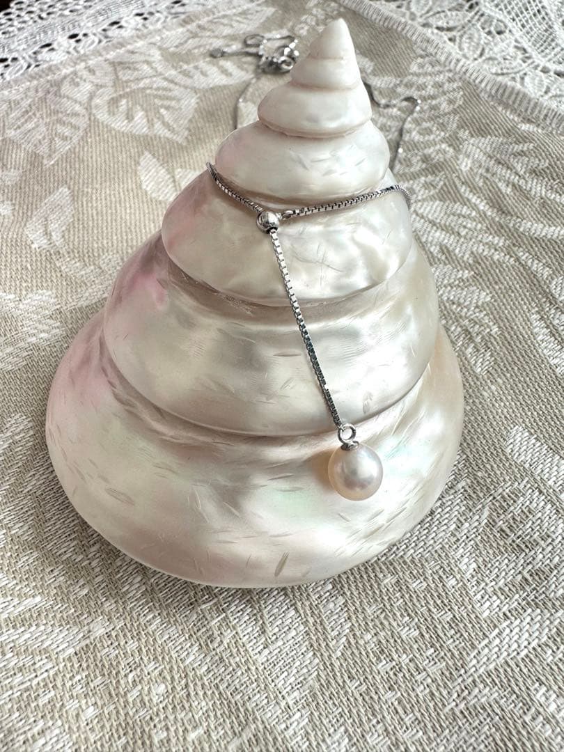 Akoya pearl silver necklace 50cm length with 6mm pearls, adjustable chain in simple elegant design