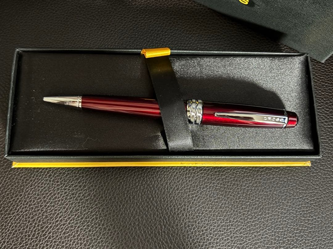 CROSS Ballpoint Pen in red metal with its dedicated case and guarantee card