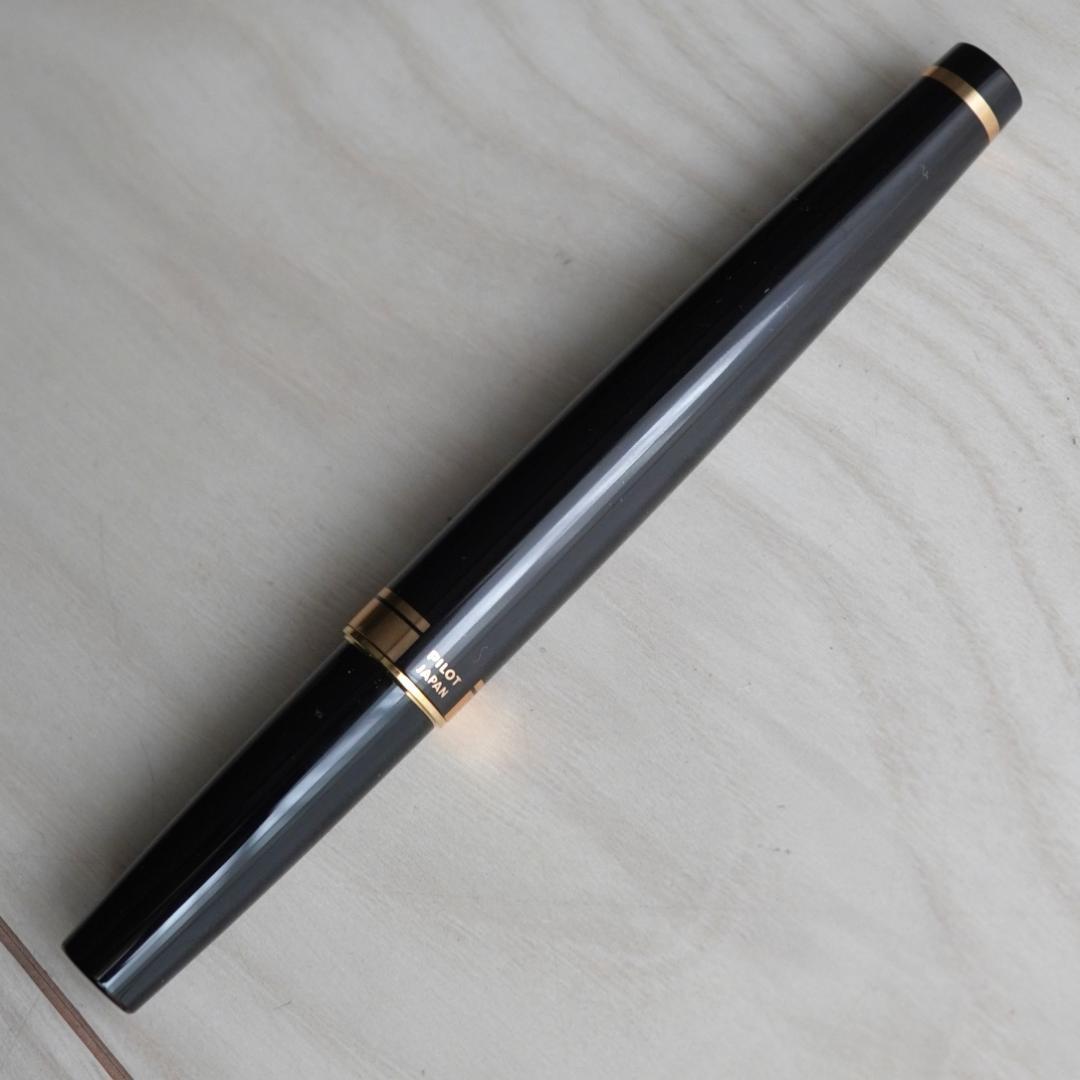 Pilot Pen Elite 95S with 14K medium nib, blue black ink, black resin shaft, and aluminum double anodized cap