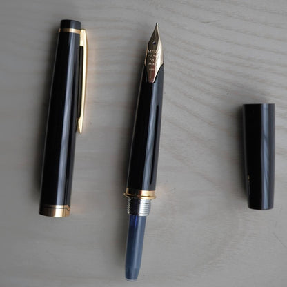 Pilot Pen Elite 95S with 14K medium nib, blue black ink, black resin shaft, and aluminum double anodized cap