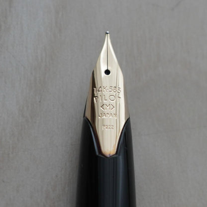 Pilot Pen Elite 95S with 14K medium nib, blue black ink, black resin shaft, and aluminum double anodized cap