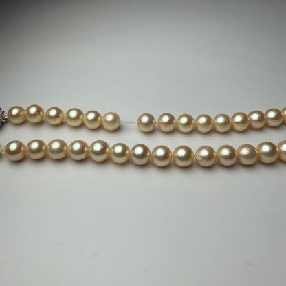 Akoya pearl necklace featuring round 7.0-7.3mm pearls on a 43cm strand