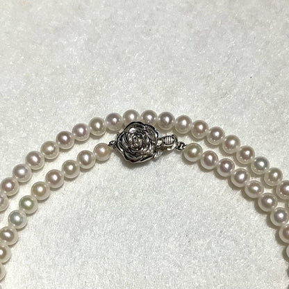 Aqua Baby Akoya Pearl Necklace 4.0mm white pearls with flower motif silver mark, 42cm length