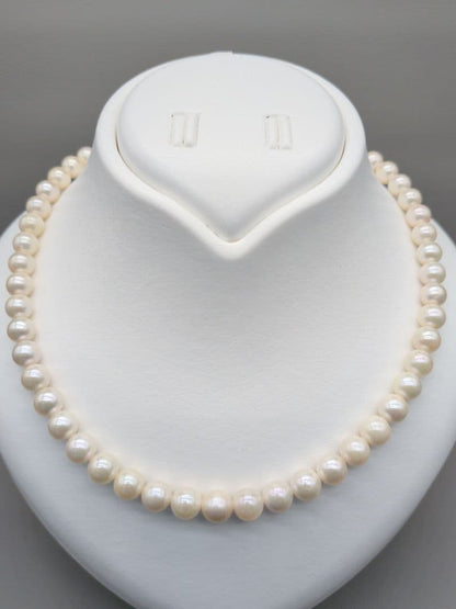 Akoya genuine white pearl necklace with 7.5-8mm pearls and silver clasp, 41.7cm long