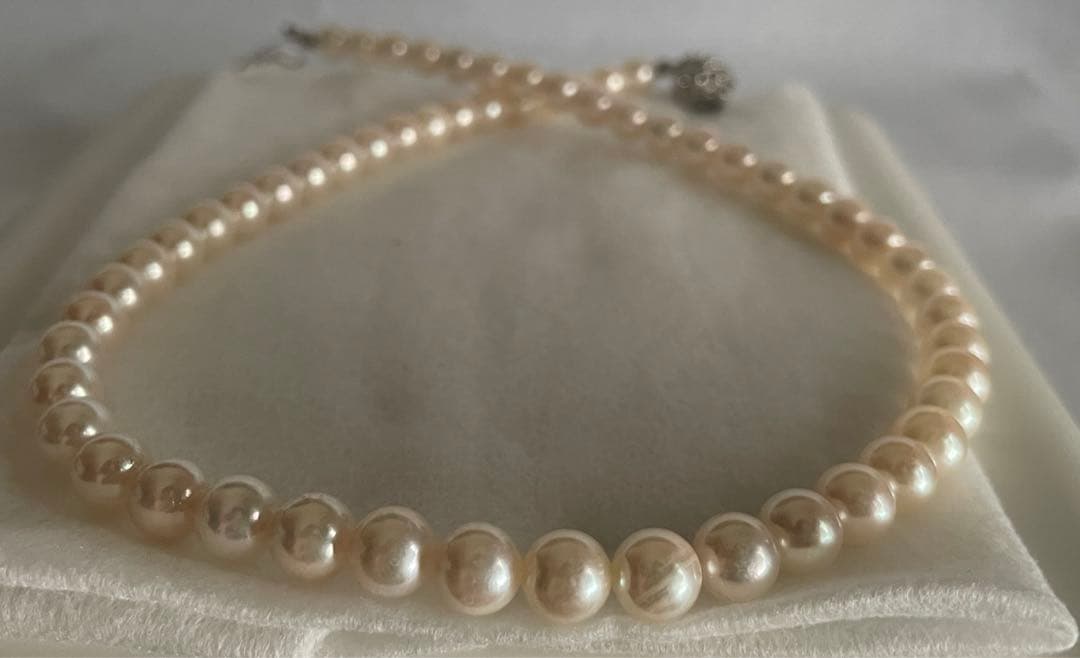 Akoya pearl necklace 43 cm with round 7.5 mm pearls and matching 7 mm pearl earrings set