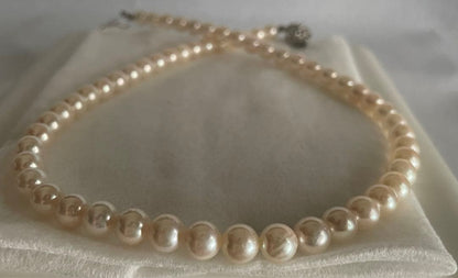 Akoya pearl necklace 43 cm with round 7.5 mm pearls and matching 7 mm pearl earrings set