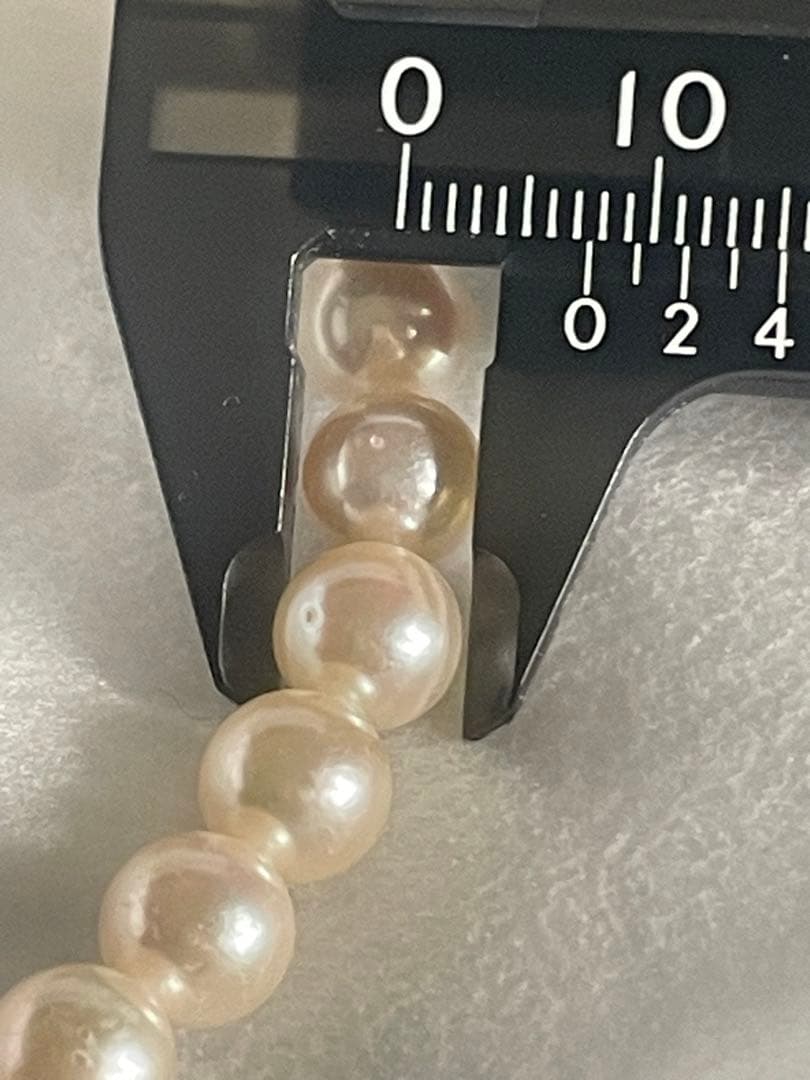 Akoya pearl necklace 43 cm with round 7.5 mm pearls and matching 7 mm pearl earrings set