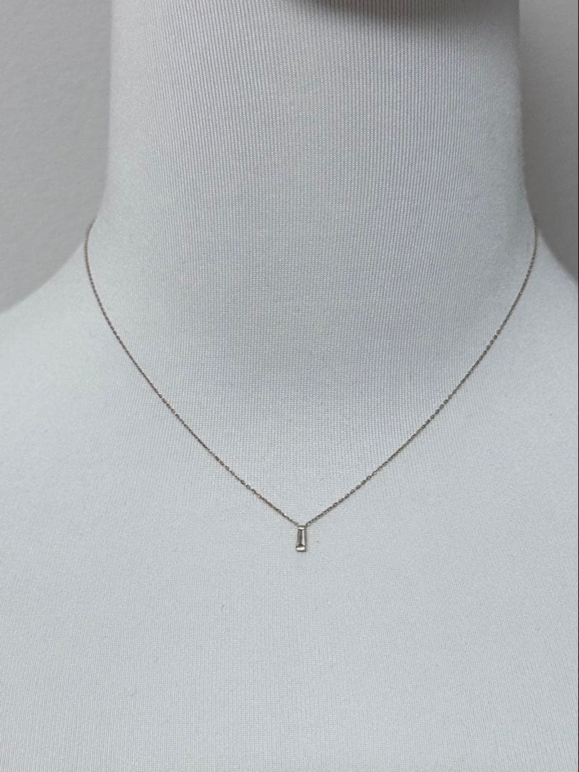 Agete K10 diamond necklace with 0.04ct diamond on 39 cm chain, pendant size 0.55 x 0.2 cm