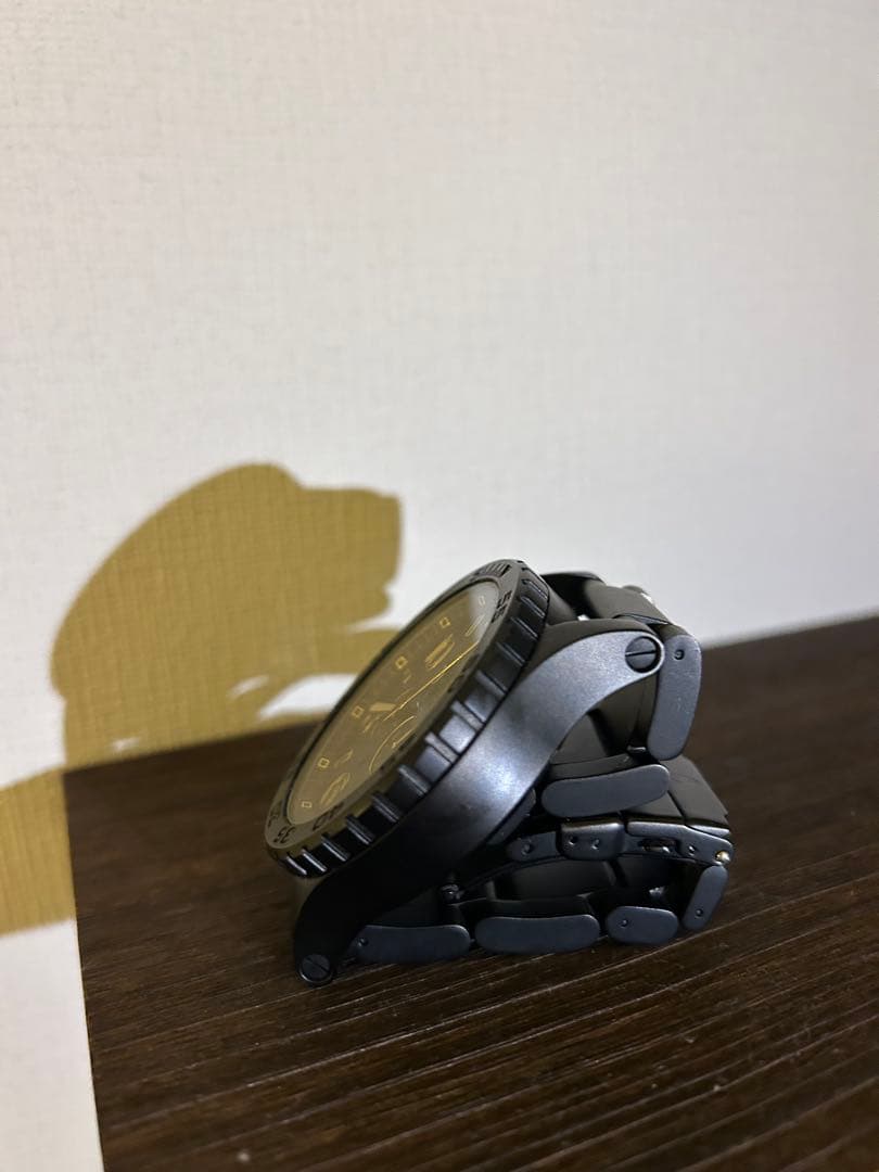 NIXON ブラック/ゴールド Analog Men's Watch — Japanese