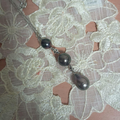 Perleta Mikimoto black pearl necklace with diamond accents on K18 white gold chain, 42cm neck circumference
