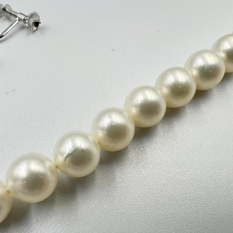 TASAKI necklace and earrings set featuring 8.0-8.4mm Akoya pearls with 42cm chain