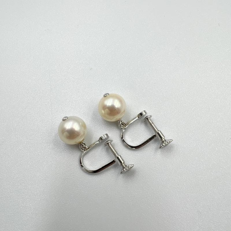 TASAKI necklace and earrings set featuring 8.0-8.4mm Akoya pearls with 42cm chain