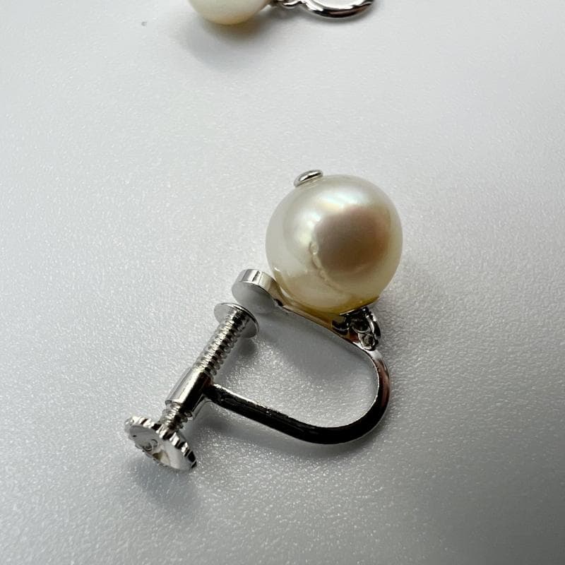 TASAKI necklace and earrings set featuring 8.0-8.4mm Akoya pearls with 42cm chain
