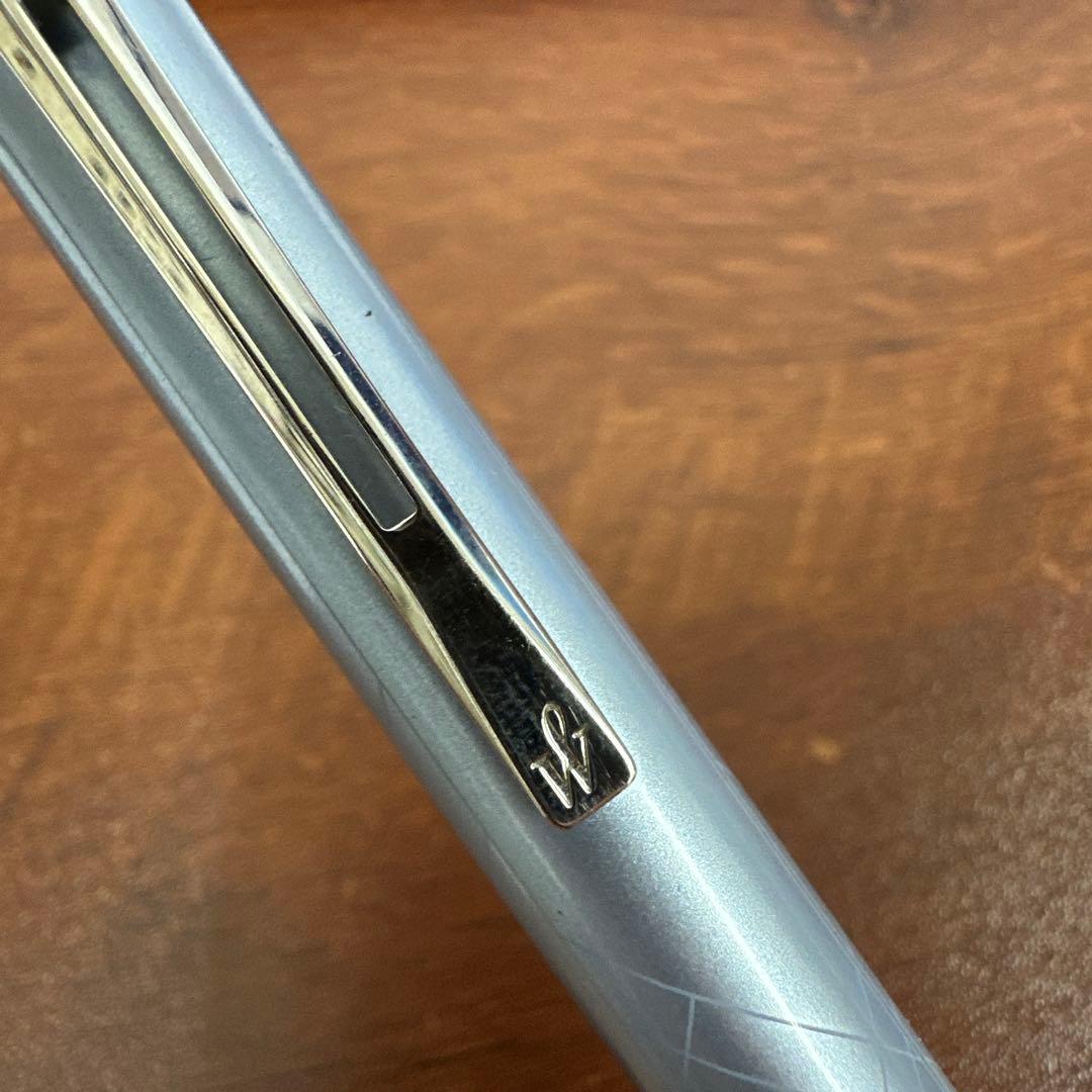 Waterman Metropolitan Ballpoint Pen French in sleek design with silver clip and black barrel