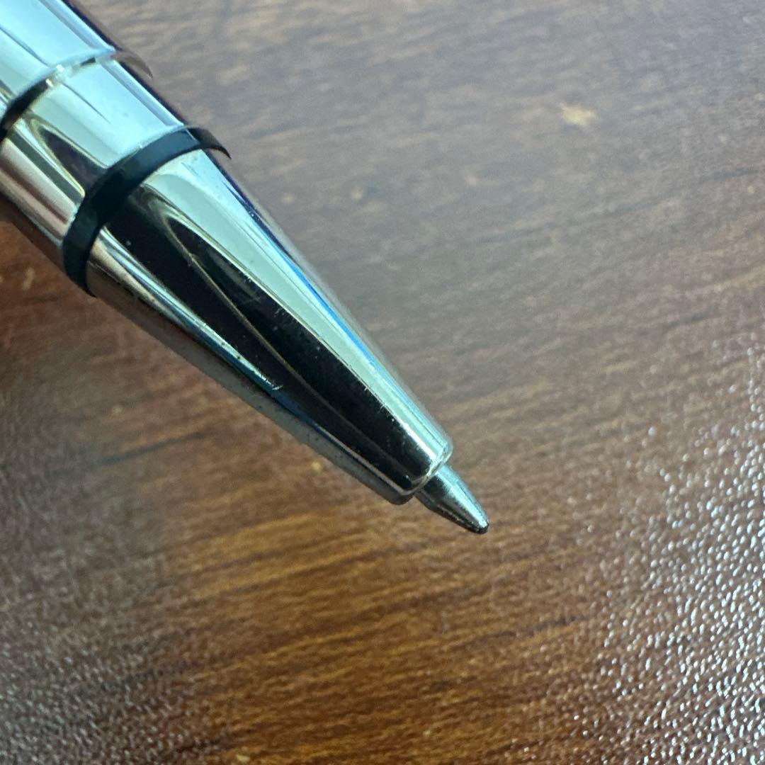 Waterman Metropolitan Ballpoint Pen French in sleek design with silver clip and black barrel