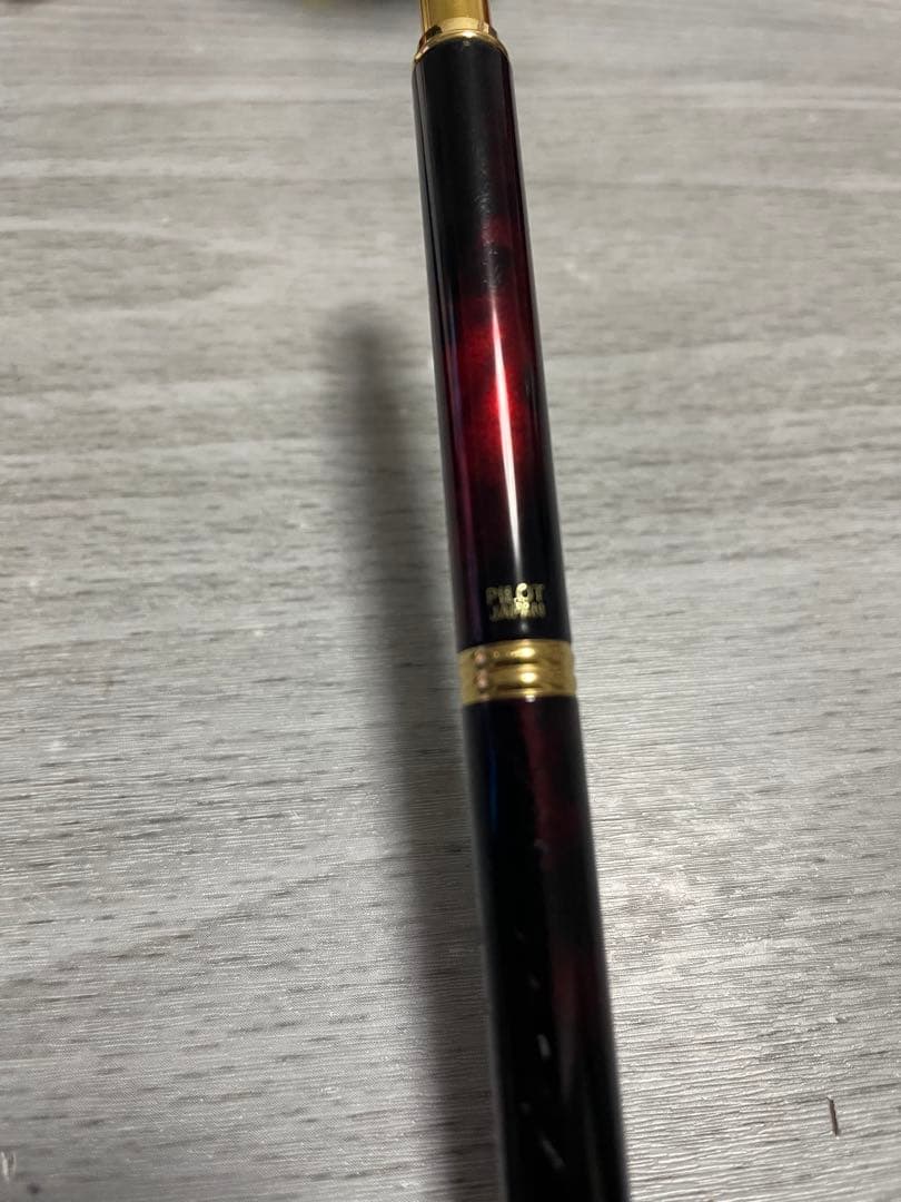Pilot Cavalier ballpoint pen with red marble barrel and axis, old discontinued model, unused condition