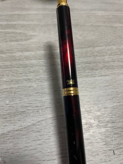 Pilot Cavalier ballpoint pen with red marble barrel and axis, old discontinued model, unused condition