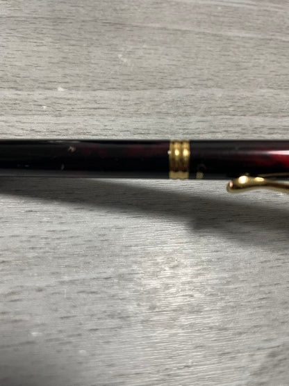 Pilot Cavalier ballpoint pen with red marble barrel and axis, old discontinued model, unused condition