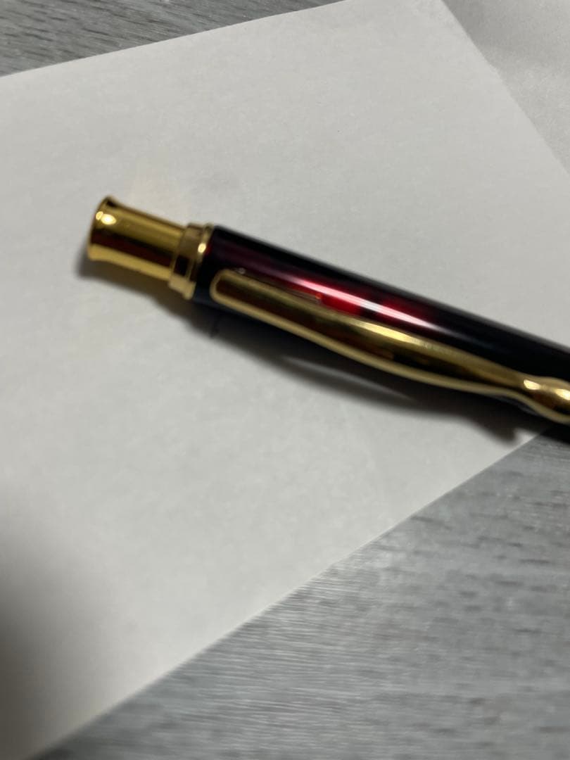 Pilot Cavalier ballpoint pen with red marble barrel and axis, old discontinued model, unused condition