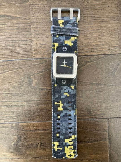 NIXON SBTR009 Analog Men's Watch — Japanese