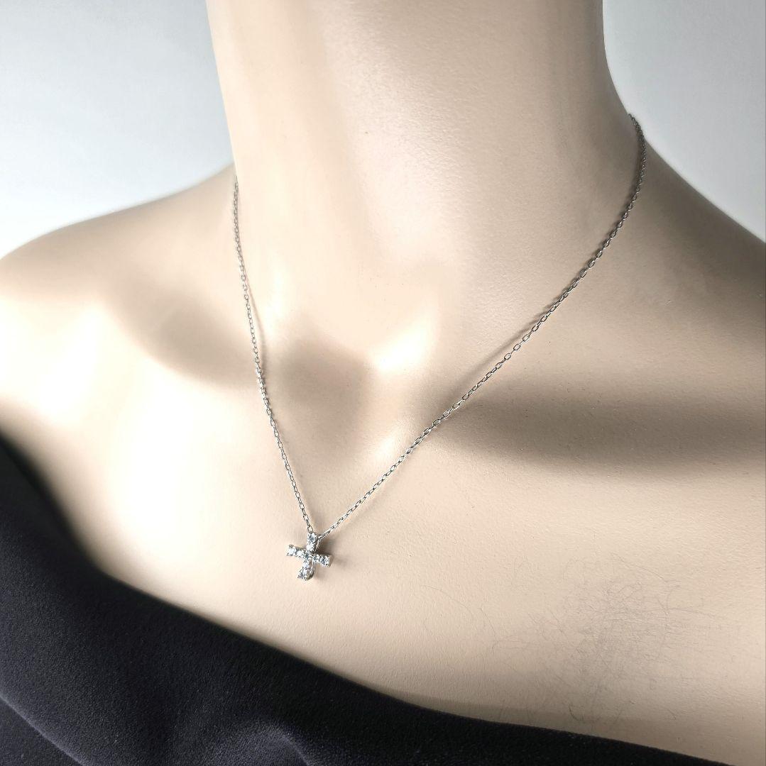 Mikimoto K18 white gold cross-shaped diamond necklace with 41.5 cm adjustable chain