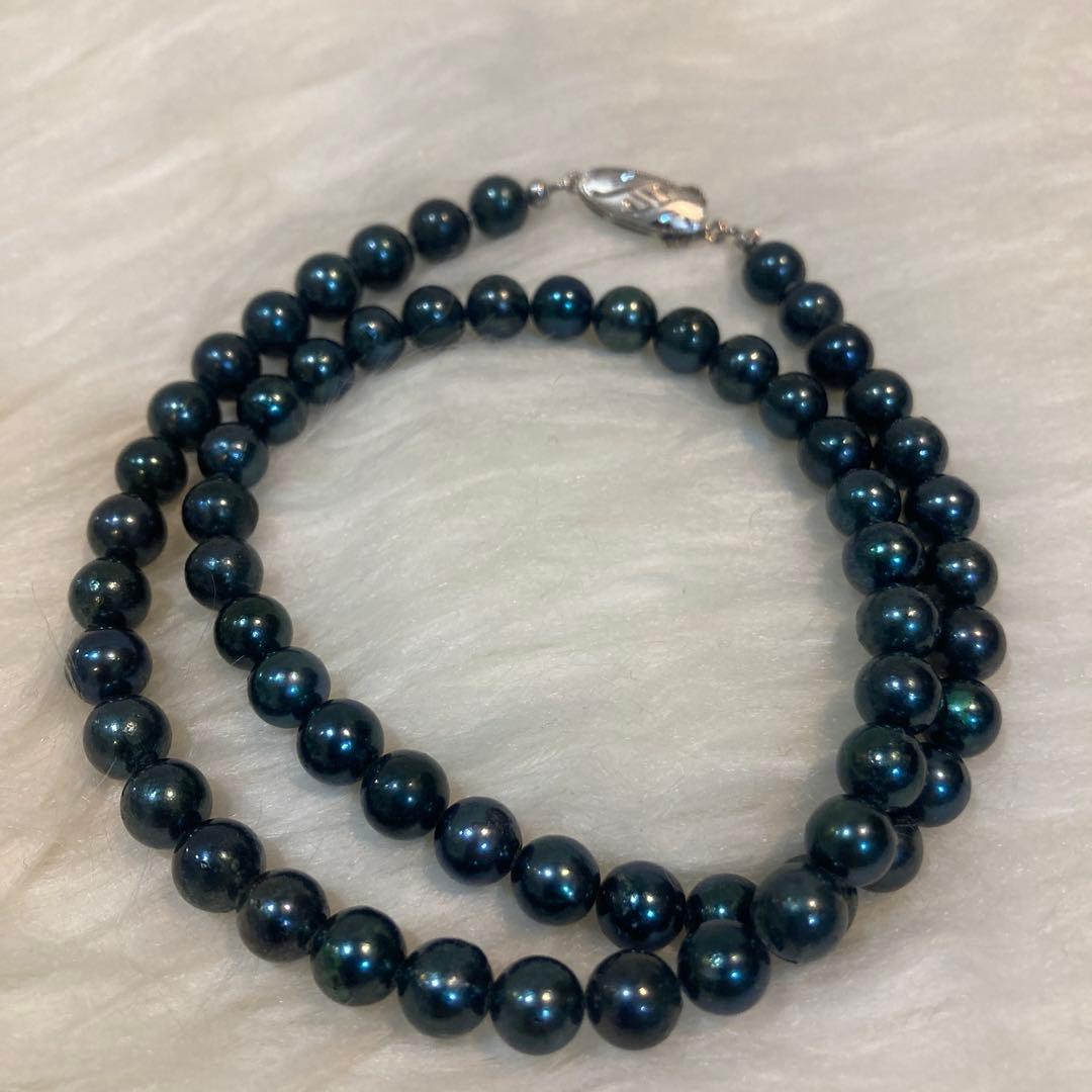 Akoya pearl necklace 43.5cm length with 6.6-6.9mm pearls and silver clasp