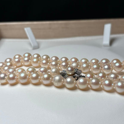 Aoyama pearl necklace with 7.0 to 7.5 mm pearls measuring 47.5 cm length