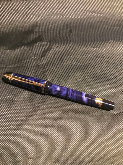 Waterman Phileas fountain pen in sapphire blue with fine tip and sleek design, length 13.5 cm