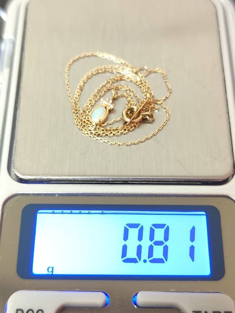 Agate Opal Diamond pendant necklace in K10 gold with a 39.5 cm chain
