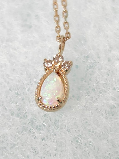 Agate Opal Diamond pendant necklace in K10 gold with a 39.5 cm chain