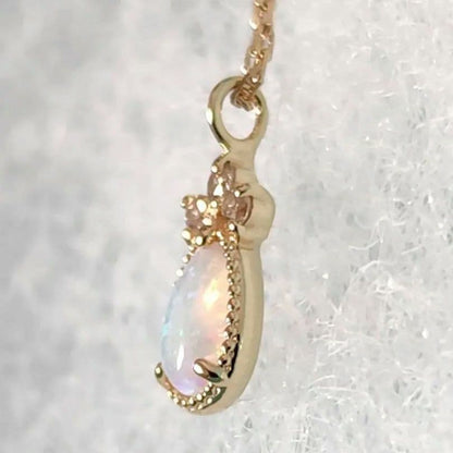 Agate Opal Diamond pendant necklace in K10 gold with a 39.5 cm chain
