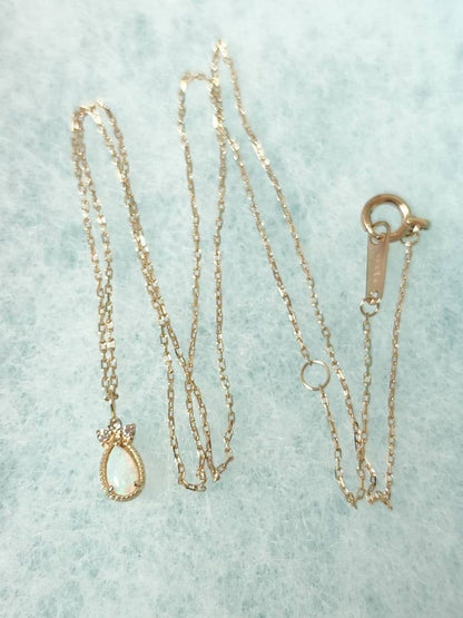 Agate Opal Diamond pendant necklace in K10 gold with a 39.5 cm chain
