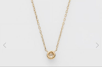 Agete Necklace made of 10 karat gold weighing 0.03 grams showcasing delicate design